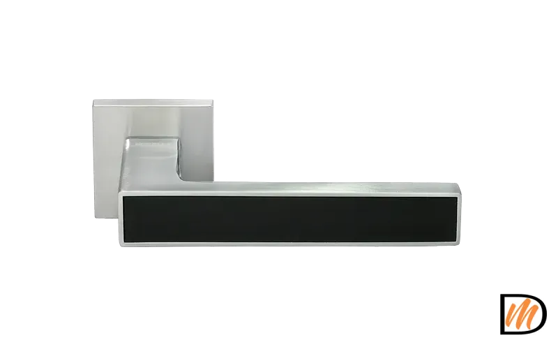 SULLA, ручка дверная, на квадратной накладке MH-48-S6 SC/BL, цвет - мат.хром/черный
