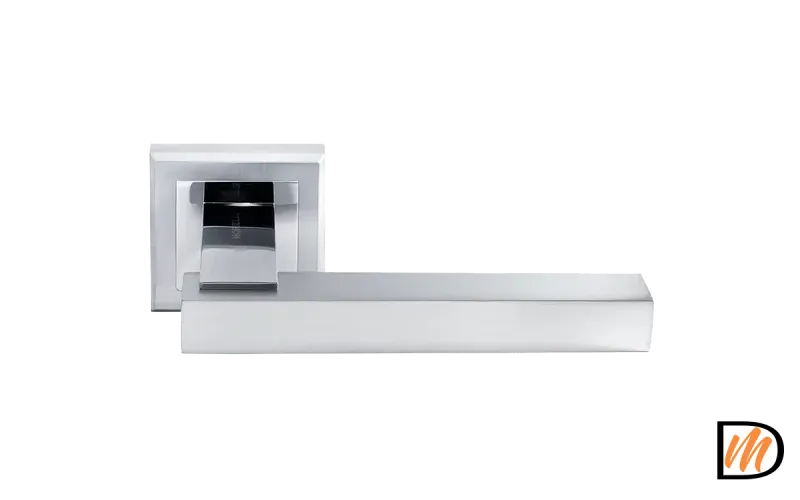 Ручка дверная PIQUADRO MH-37 SC/CP-S на квадратной накладке, цвет мат.хром/хром, ЦАМ Light