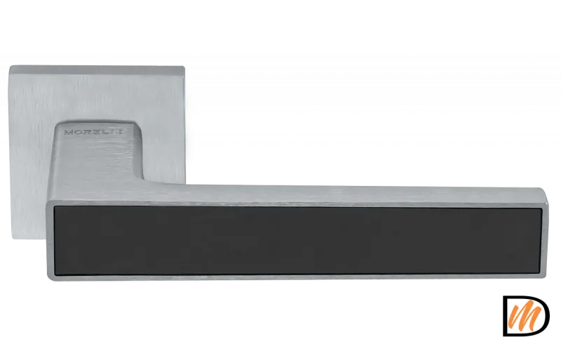 Ручка дверная SULLA  MH-48-S6 SSC/BL на квадратной розетке 6 мм, цвет суперматовый хром / черный, ЦАМ Light