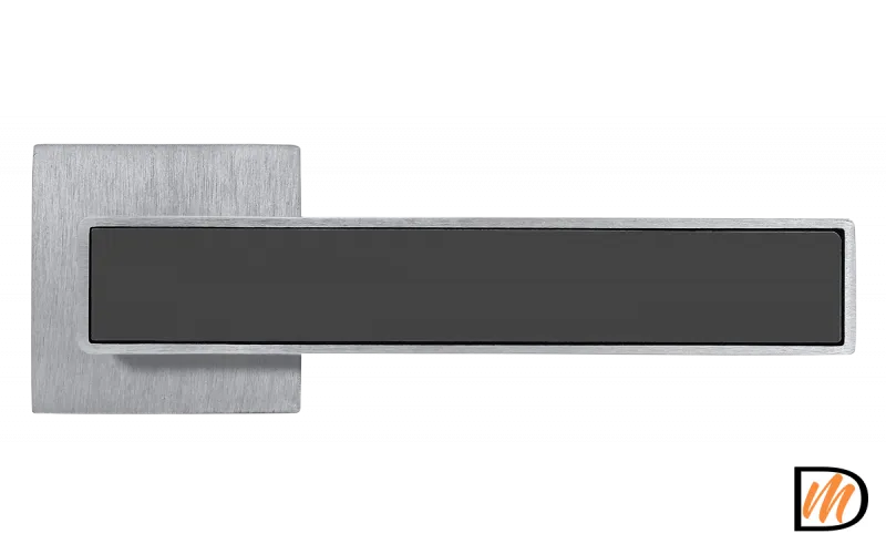 Ручка дверная SULLA  MH-48-S6 SSC/BL на квадратной розетке 6 мм, цвет суперматовый хром / черный, ЦАМ Light